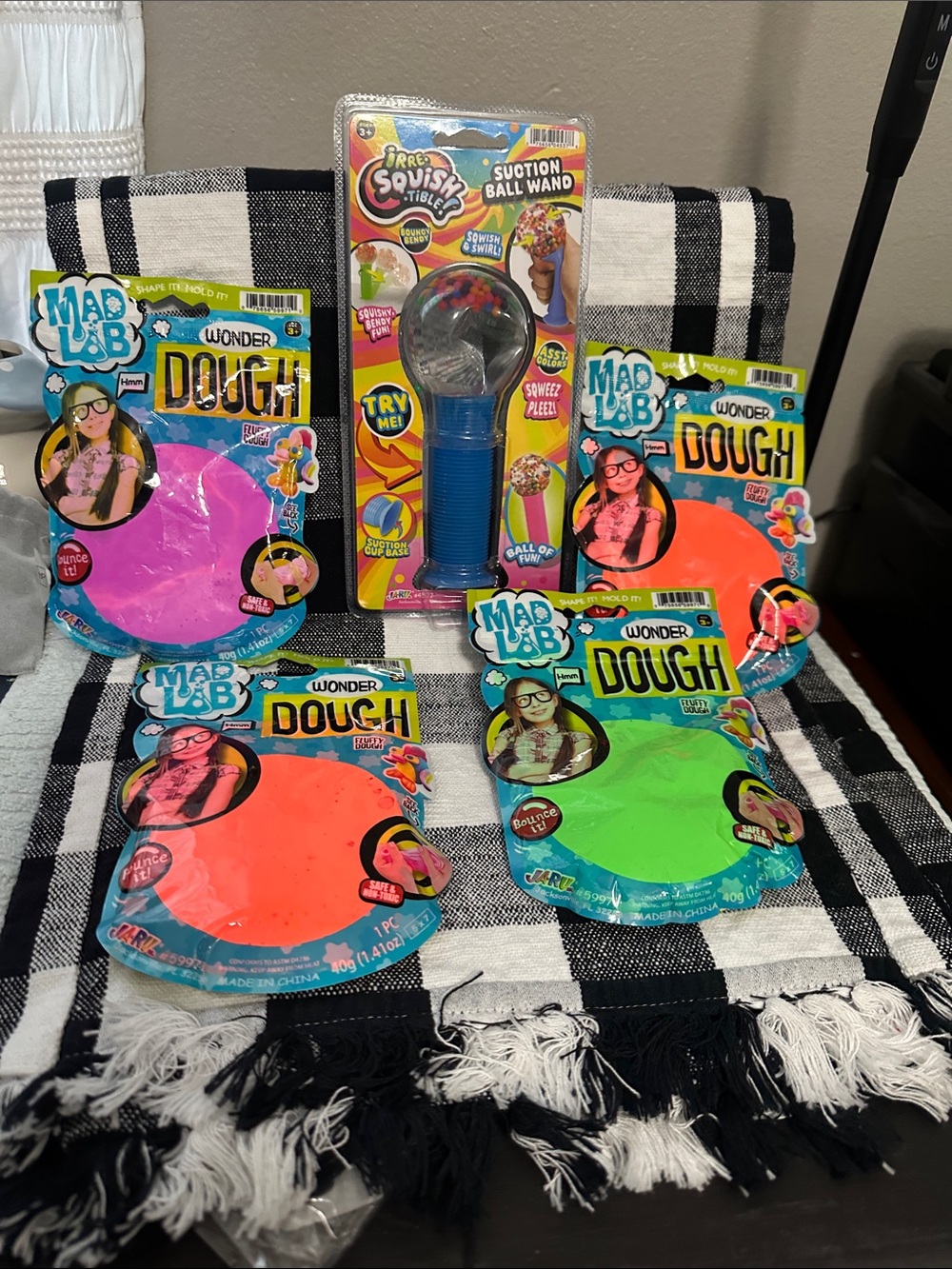 5 pc bundle Wonder Dough Kids Playset - Neon Pink, Orange, Green, NWT